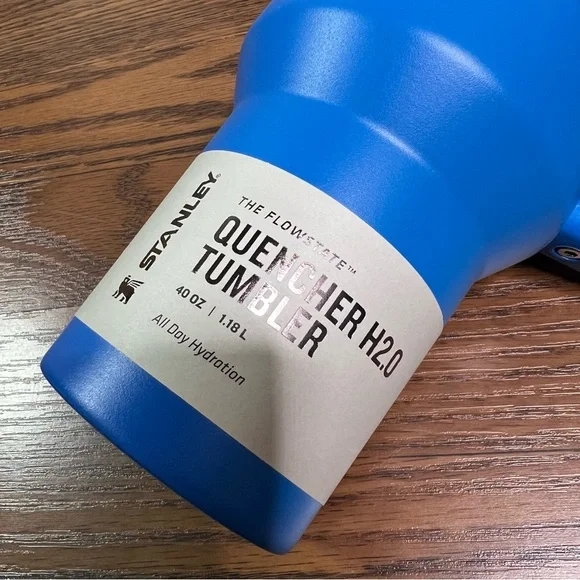 40 oz Stanley The Flowstate Quencher H2.0 Tumbler in Beach Blue - Picture 3 of 10
